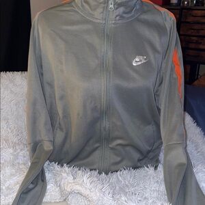 Nike Men's gray  and Orange  lightweight jacket